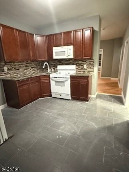 380 Halsted St - Photo 3 of 11