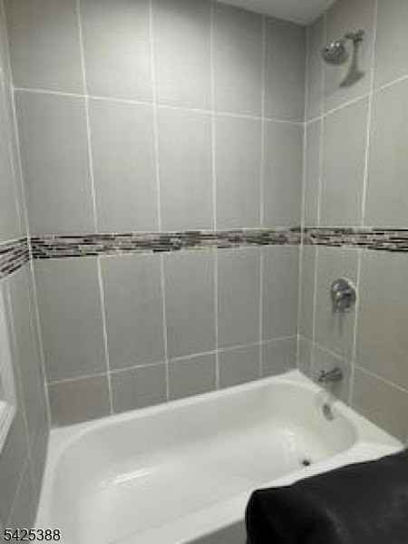 380 Halsted St - Photo 6 of 11