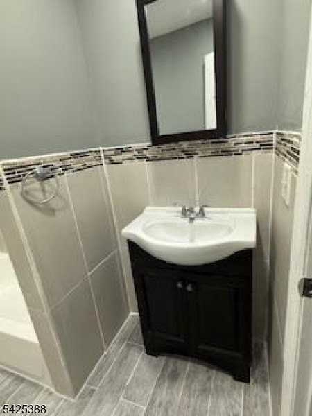 380 Halsted St - Photo 7 of 11