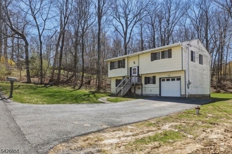 15 Karen Rd - Photo 4 of 33