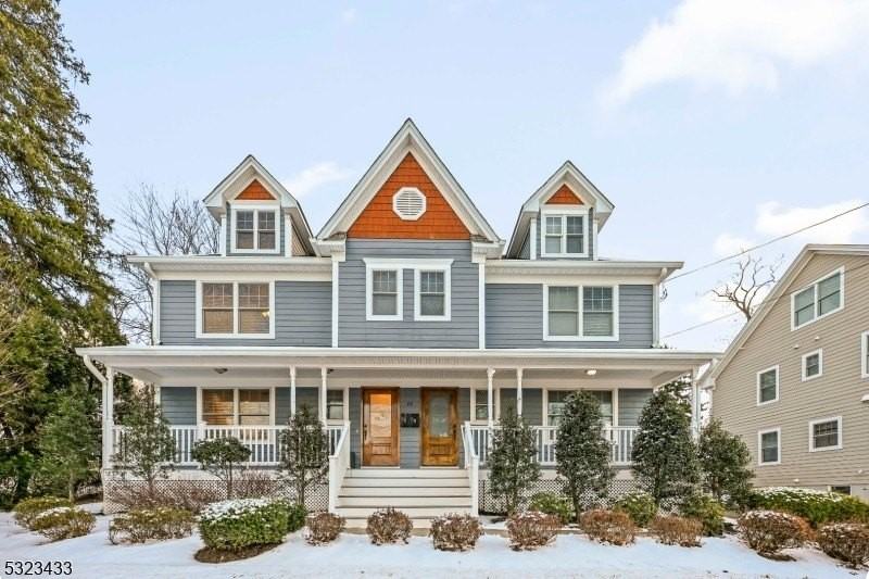 64 Kent Place Blvd Unit B #B - Photo 2 of 26