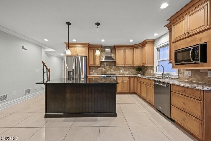 64 Kent Place Blvd Unit B #B - Photo 7 of 26