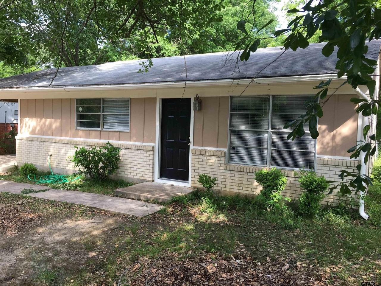 2011 Lee St - Photo 3 of 14