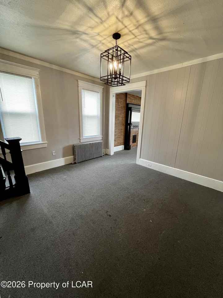 279 Hazle St - Photo 5 of 14