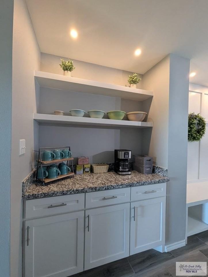 1340 Daytona Beach Ct #B - Photo 3 of 26