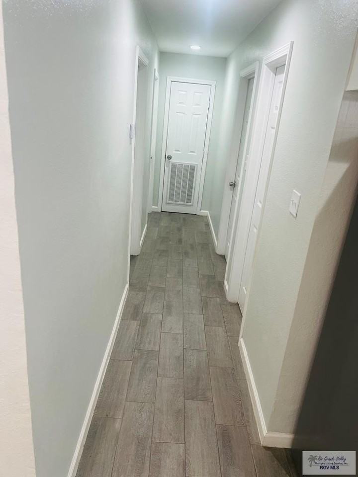 1919 Taxco Dr - Photo 2 of 9