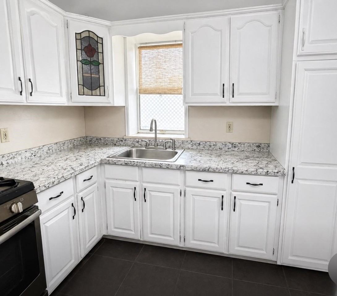 146 W 27th St #1 - Photo 4 of 7