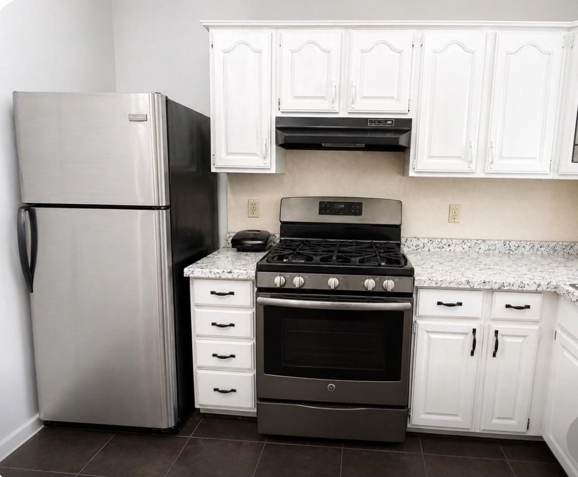 146 W 27th St #1 - Photo 5 of 7