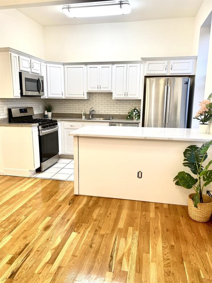 88 South St #3 - Photo 3 of 15