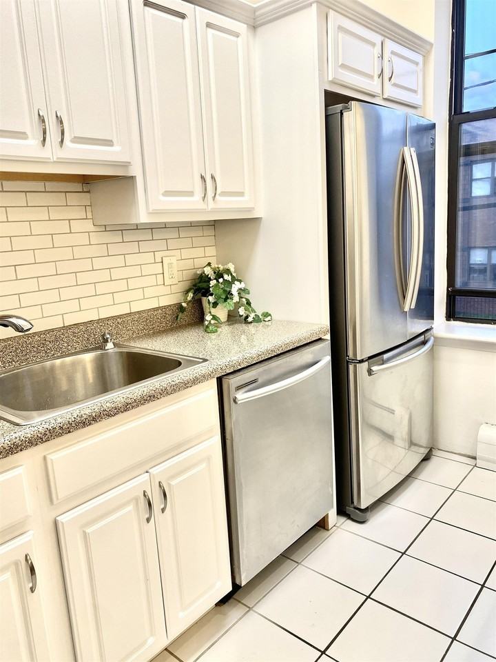 88 South St #3 - Photo 7 of 15