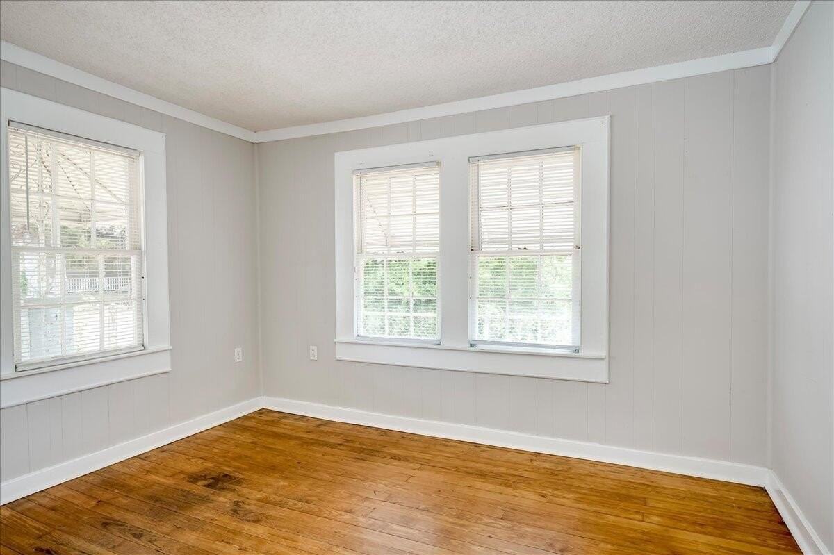 1740 Starnes St - Photo 3 of 12