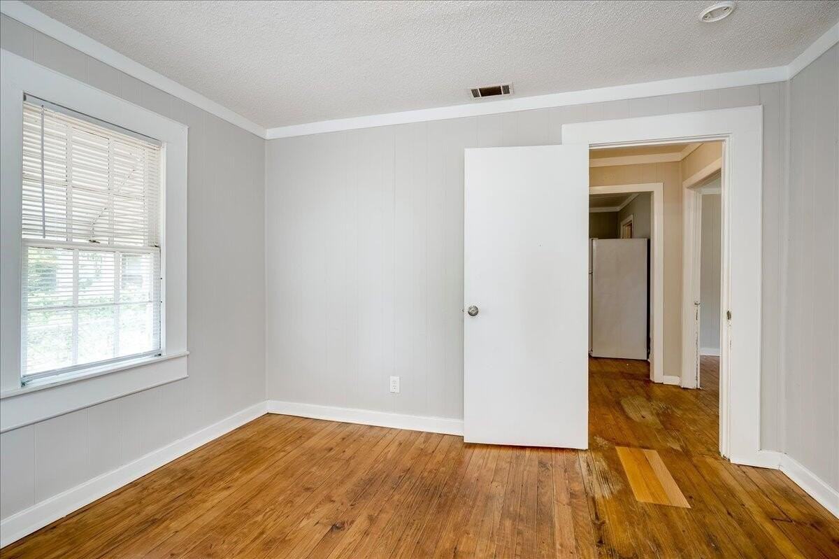 1740 Starnes St - Photo 5 of 12