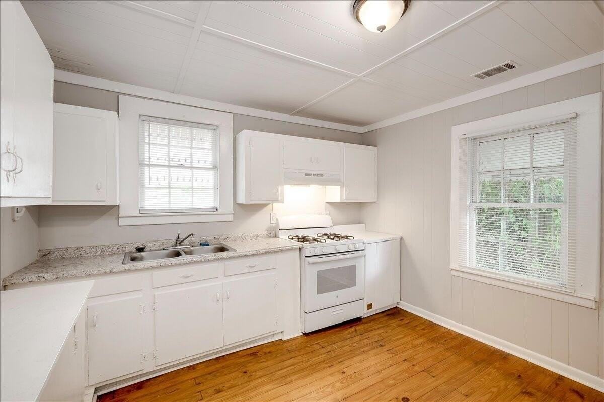 1740 Starnes St - Photo 6 of 12