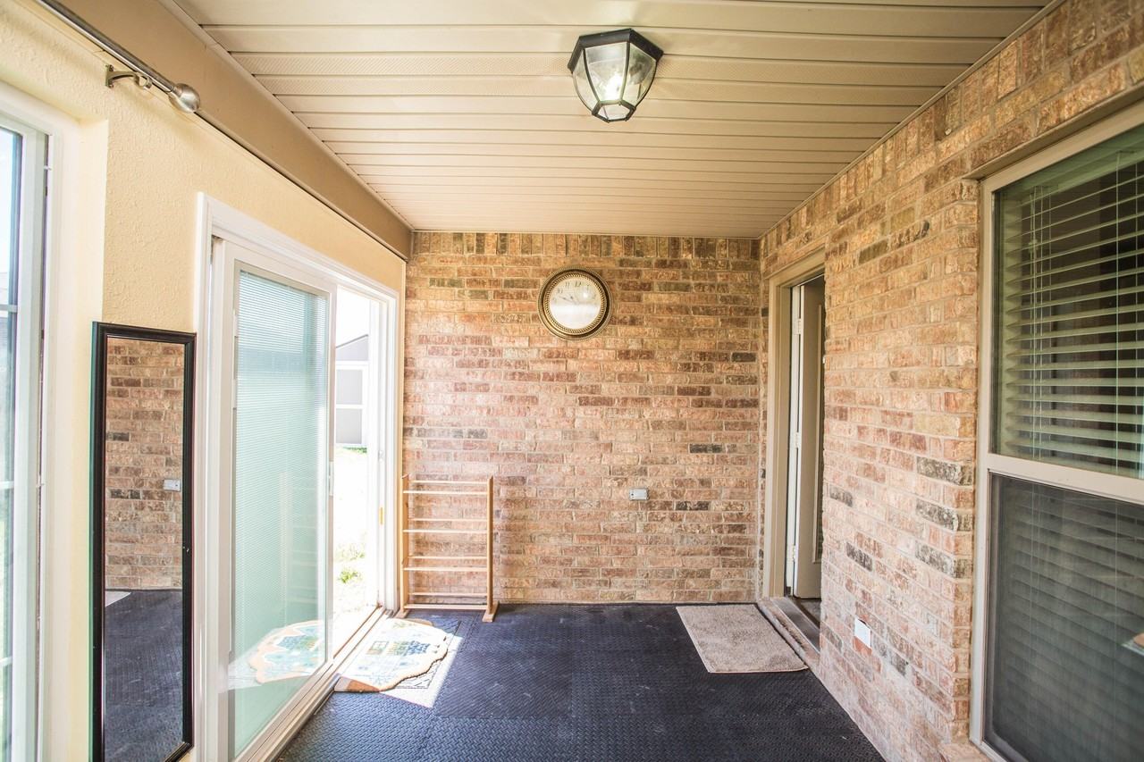 3701 Rochester Ave - Photo 6 of 30