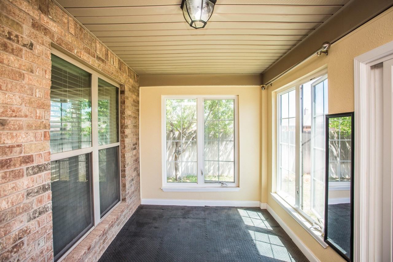 3701 Rochester Ave - Photo 7 of 30