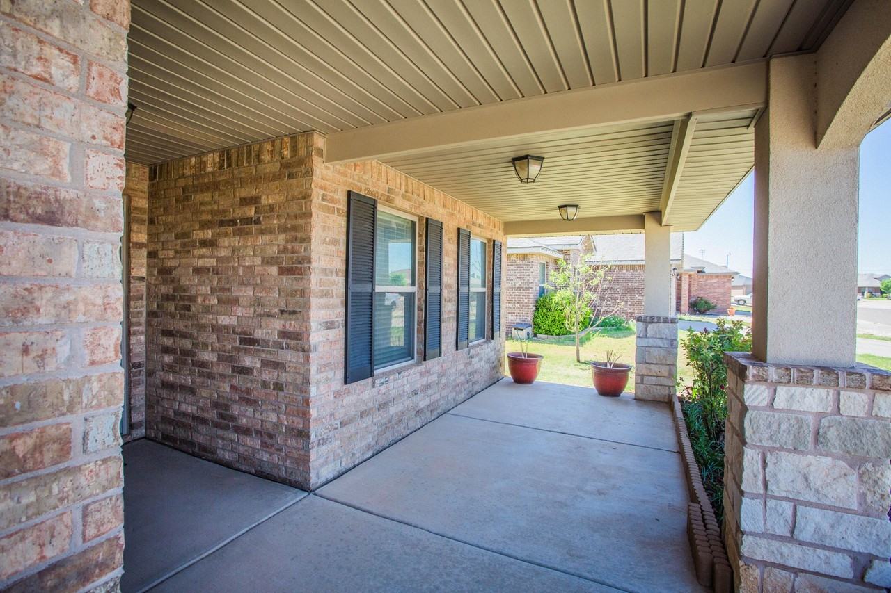 3701 Rochester Ave - Photo 5 of 30