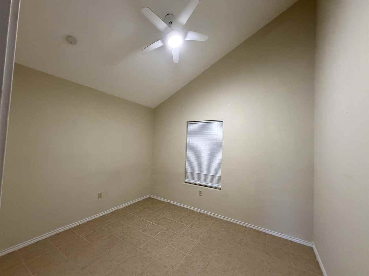 410 Gage Loop - Photo 4 of 10