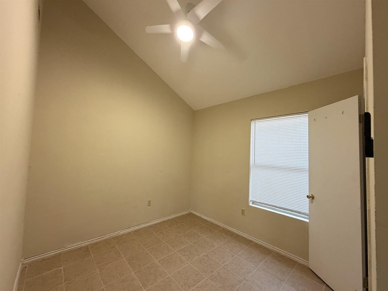 410 Gage Loop - Photo 6 of 10