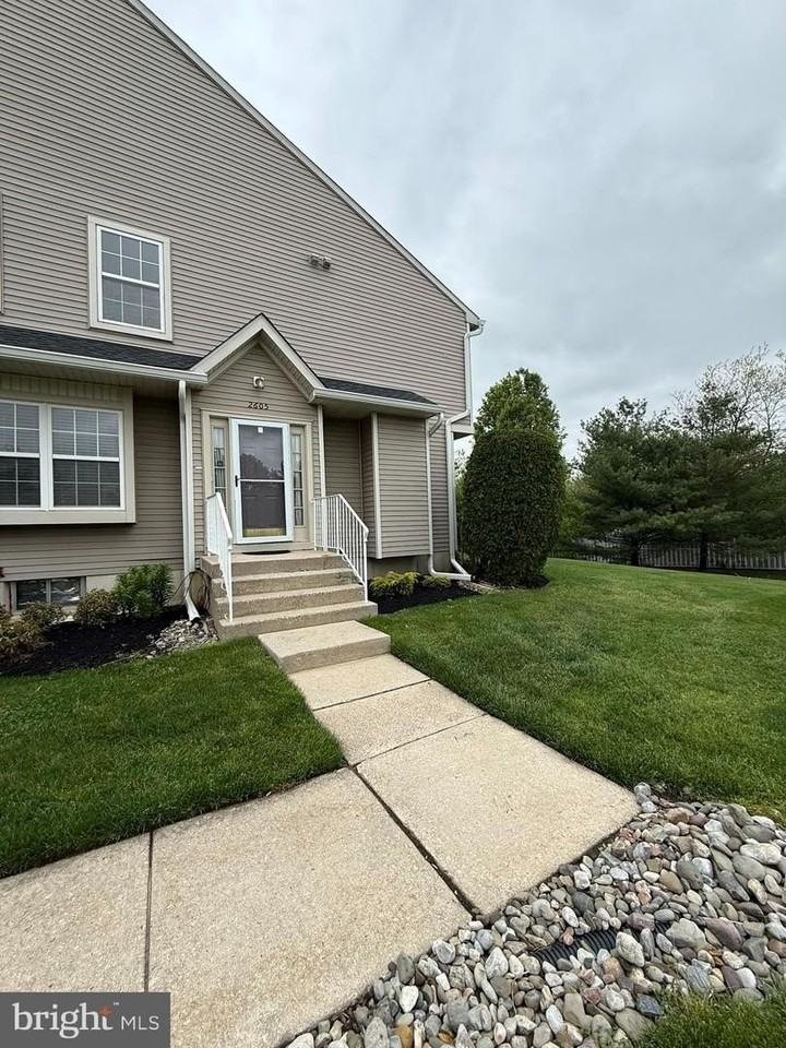 2605 Gramercy Way - Photo 2 of 44