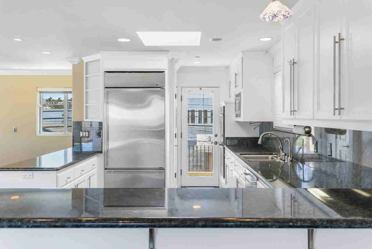 209 Crest Dr #1 - Photo 6 of 28