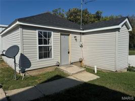 featured image of 215 E Cherry St #6