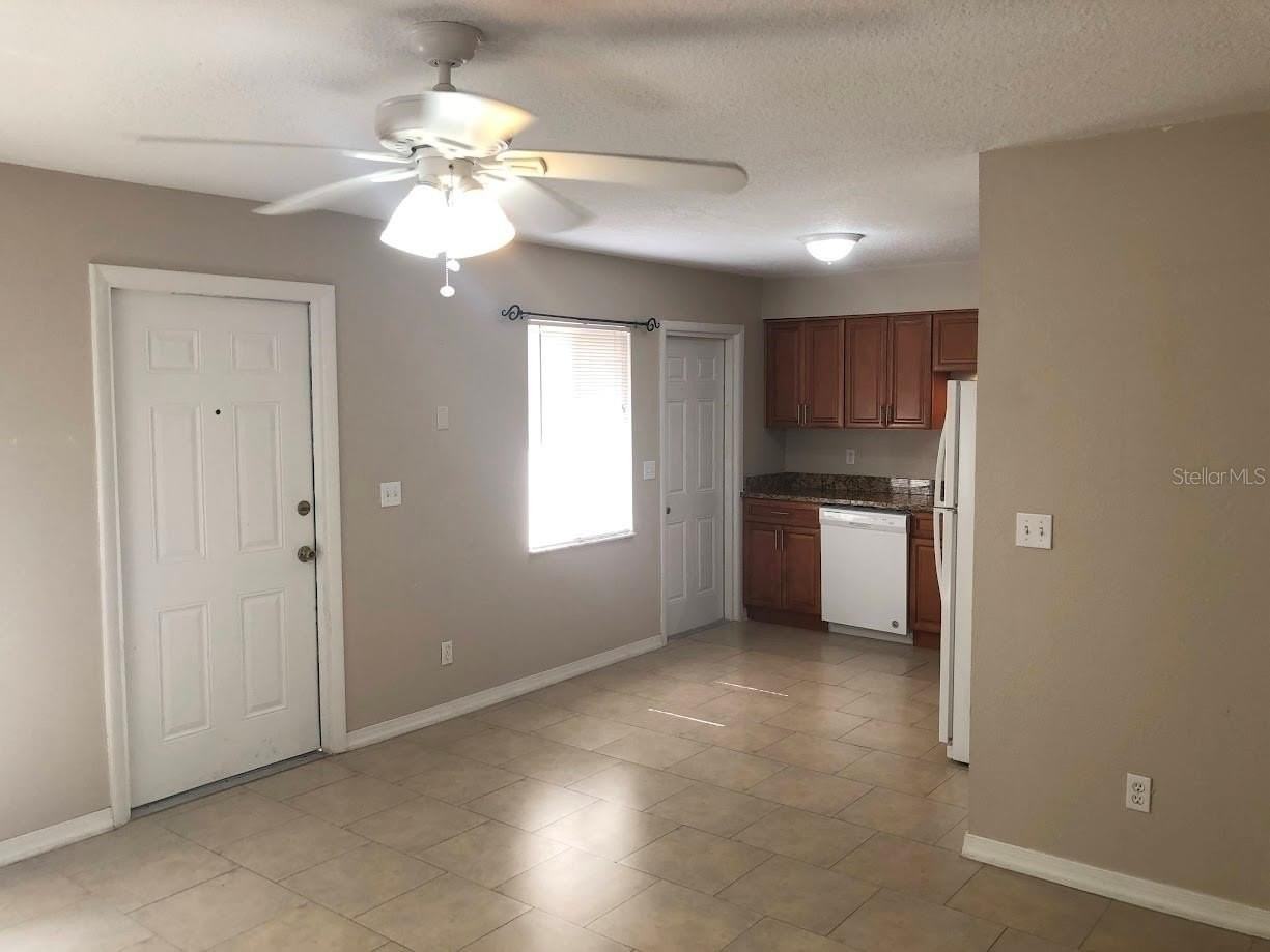 1419 Davidson St - Photo 2 of 12