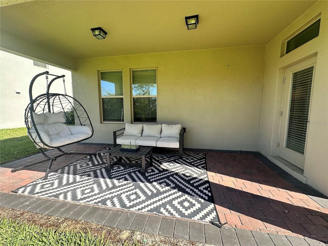 18386 Oliver Twist Way - Photo 5 of 32