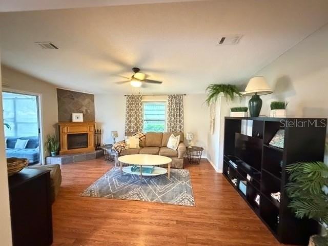 1215 Panama Pl - Photo 6 of 33