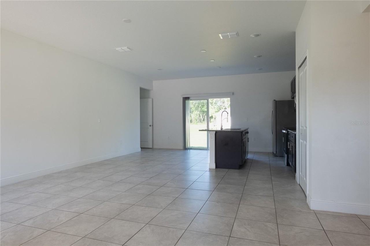 422 Marion Oaks Crse - Photo 5 of 21