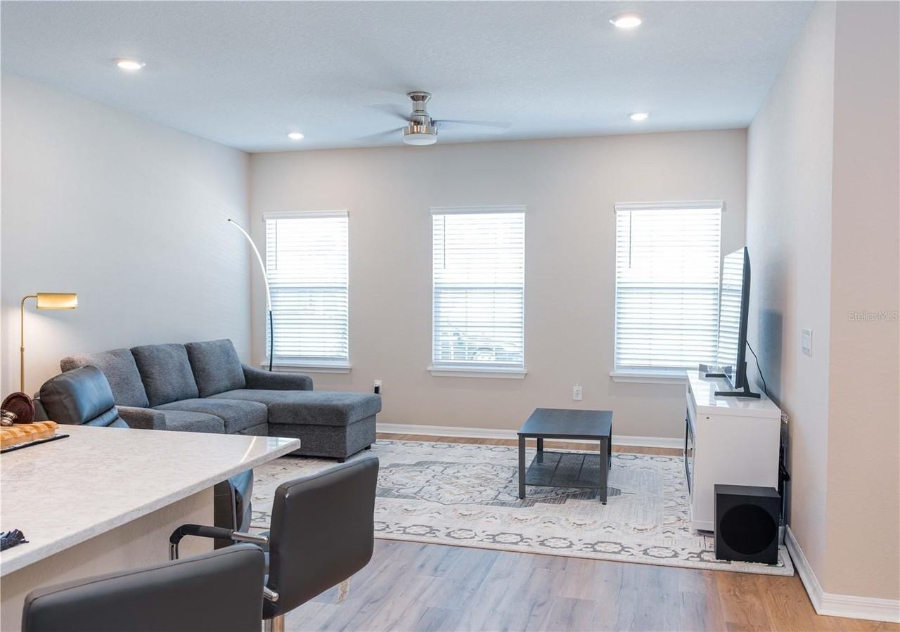 387 Crossings Ave - Photo 7 of 37