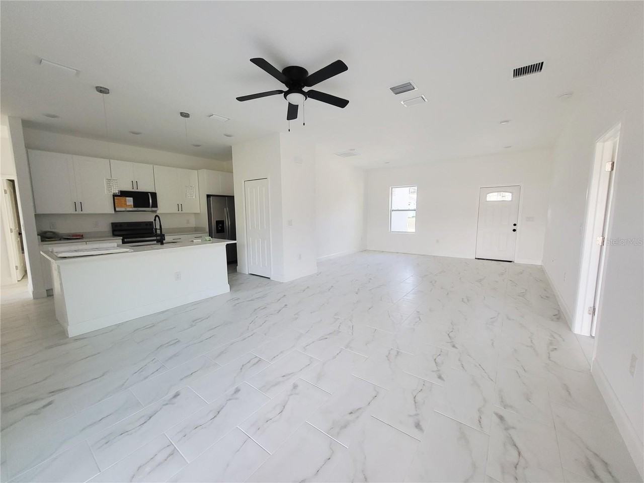 421 Tonklin Rd Sw - Photo 3 of 11