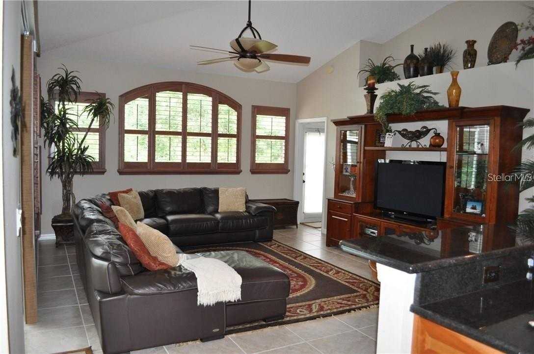 4987 Kernwood Ct - Photo 3 of 8