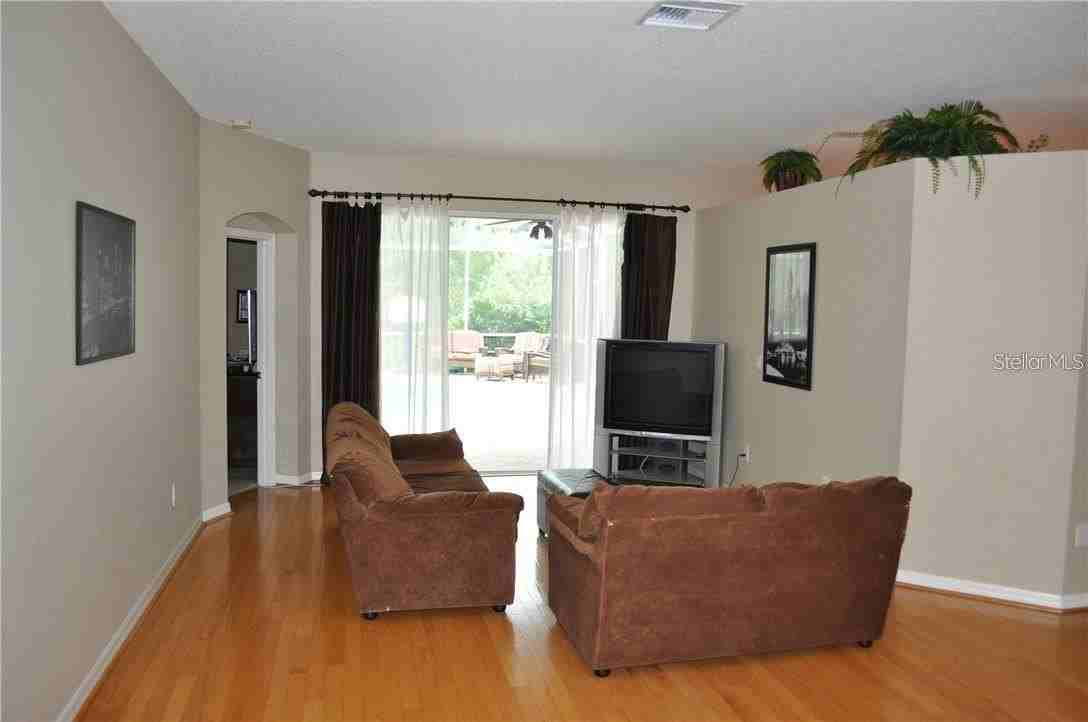 4987 Kernwood Ct - Photo 5 of 8