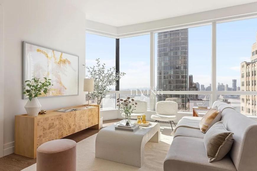 77 Greenwich St - Photo 5 of 10