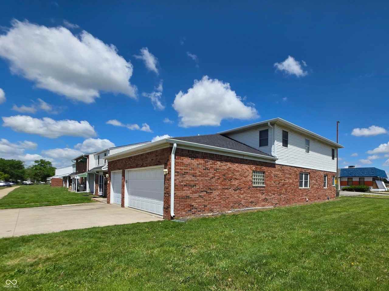 3803 Biscayne Rd - Photo 2 of 31