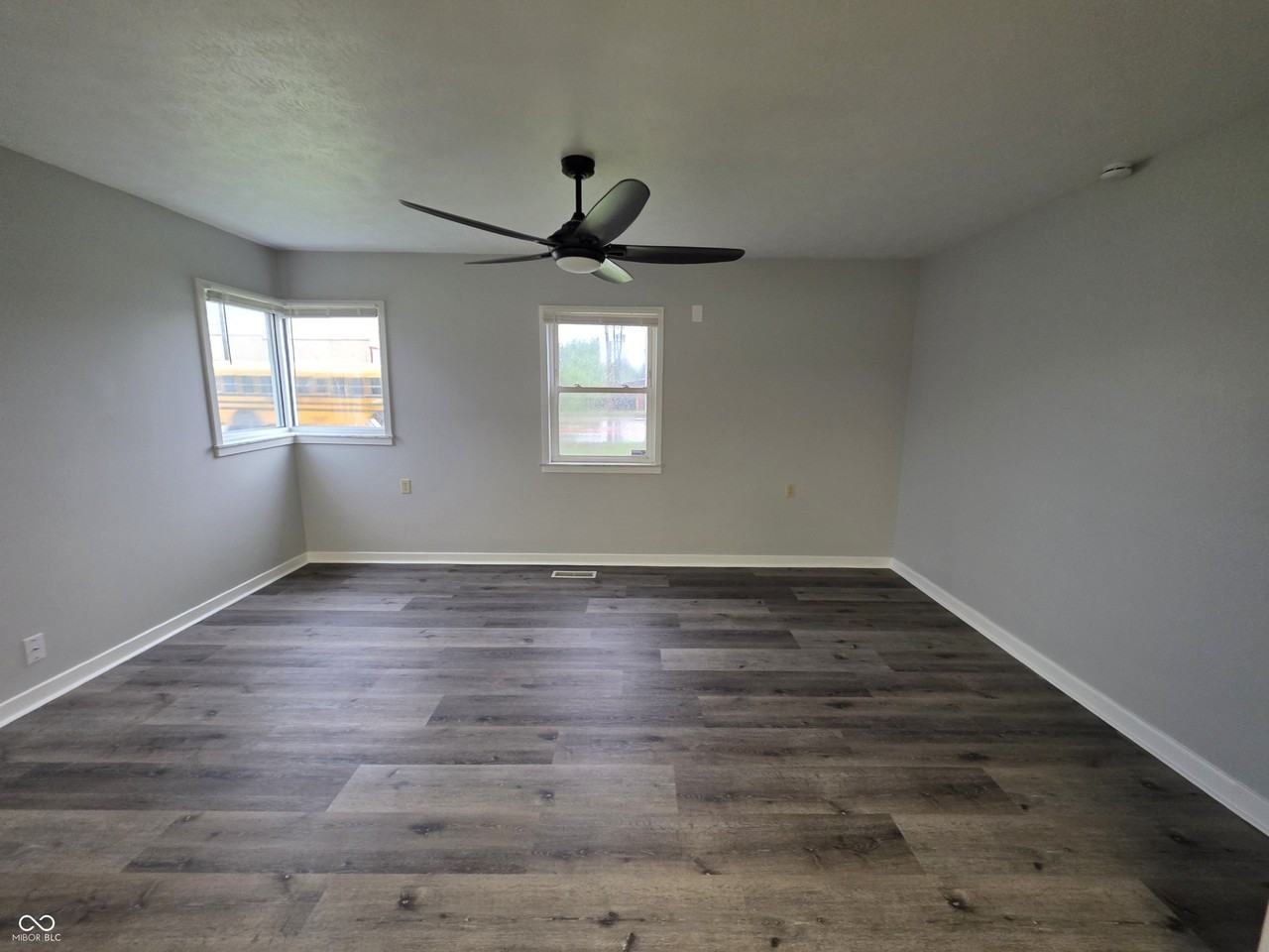 3803 Biscayne Rd - Photo 6 of 31