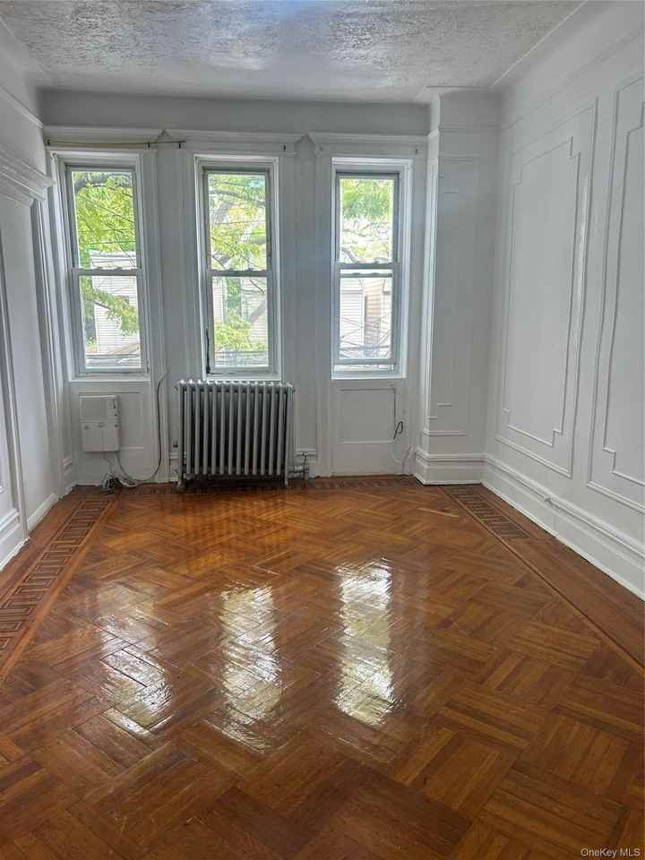 8820 86th St #2ndFL - Photo 2 of 6