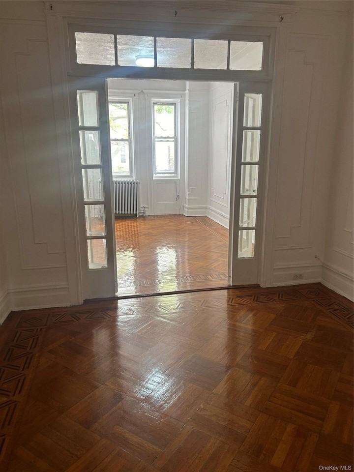 8820 86th St #2ndFL - Photo 3 of 6