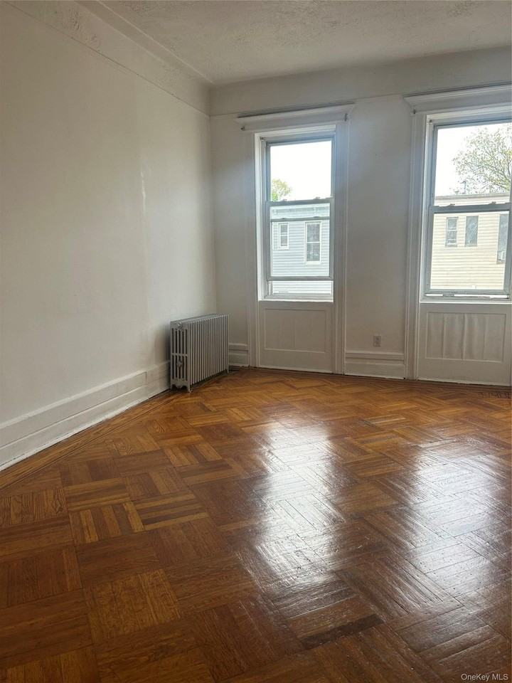 8820 86th St #2ndFL - Photo 4 of 6