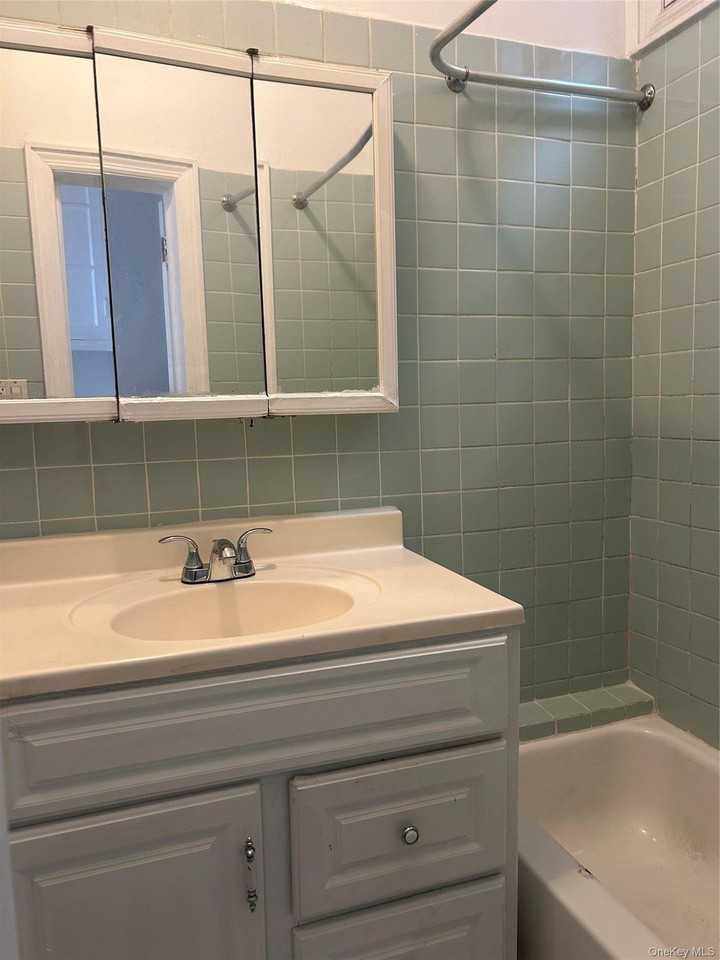 8820 86th St #2ndFL - Photo 6 of 6