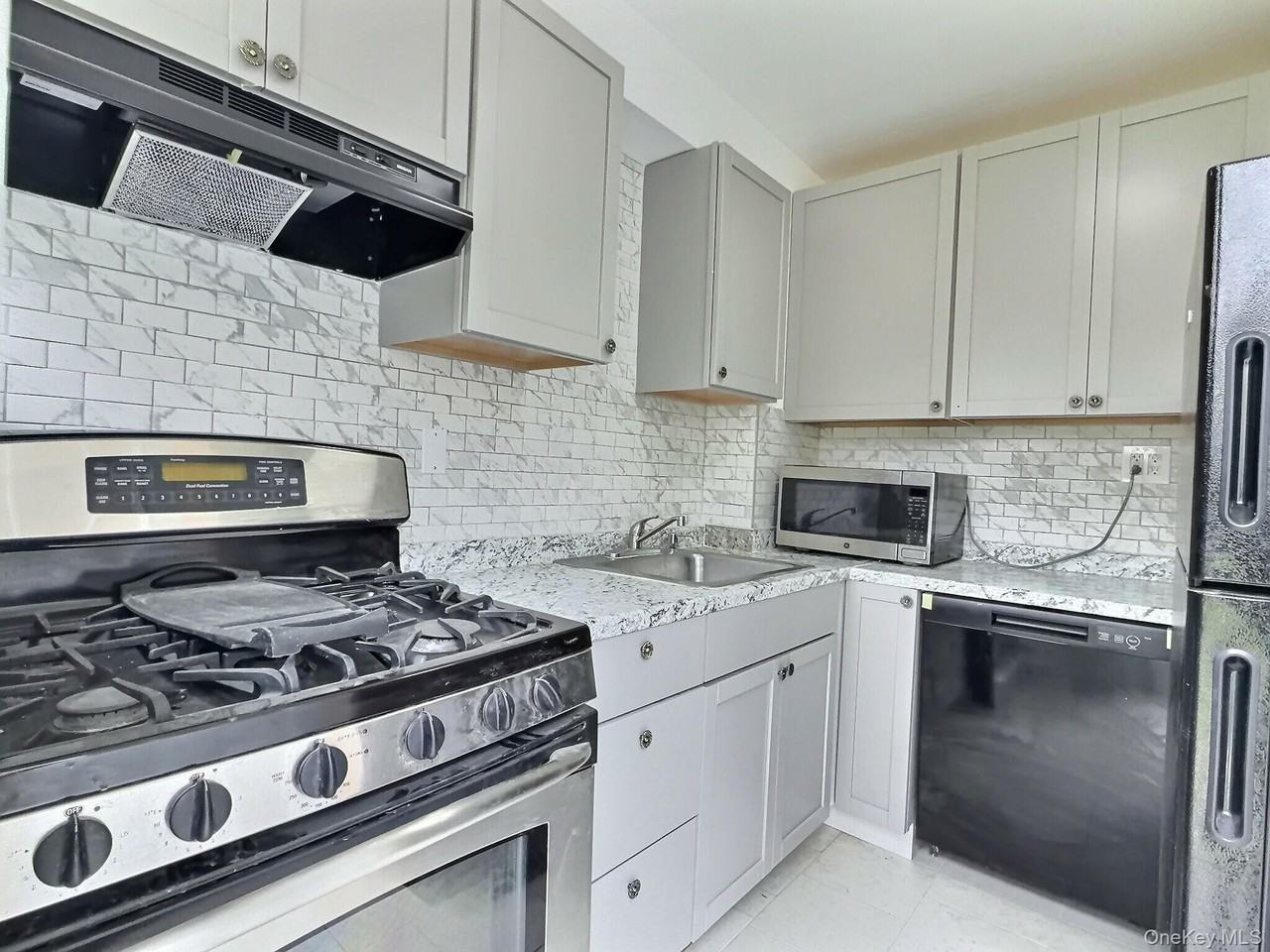 46 N Gilmore Blvd - Photo 3 of 17