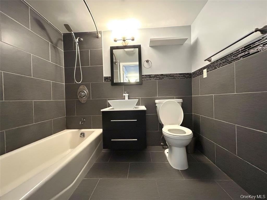 6347 Booth St #3C - Photo 7 of 10
