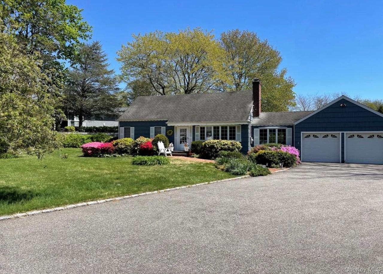 34 Little Neck Rd - Photo 4 of 16