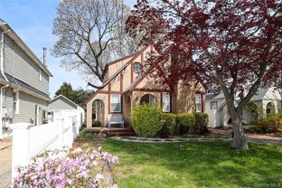 987 Kings Pkwy - Photo 1 of 1