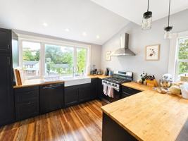 featured image of 11 Granville Pl #11