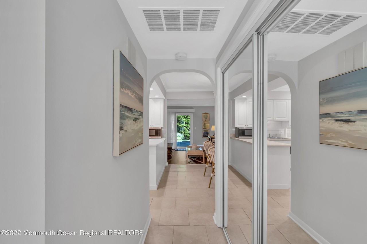 54 Linden Ct - Photo 2 of 24