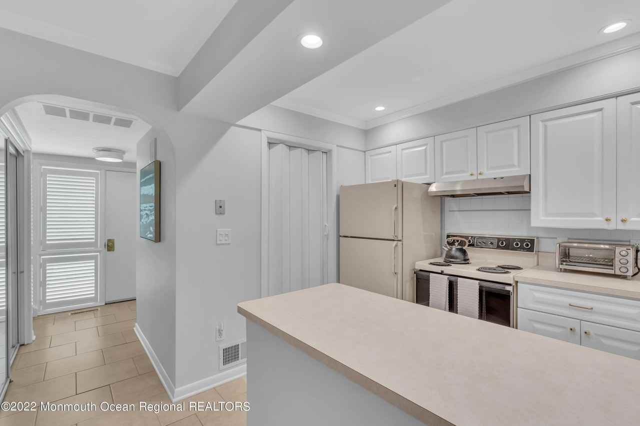 54 Linden Ct - Photo 4 of 24