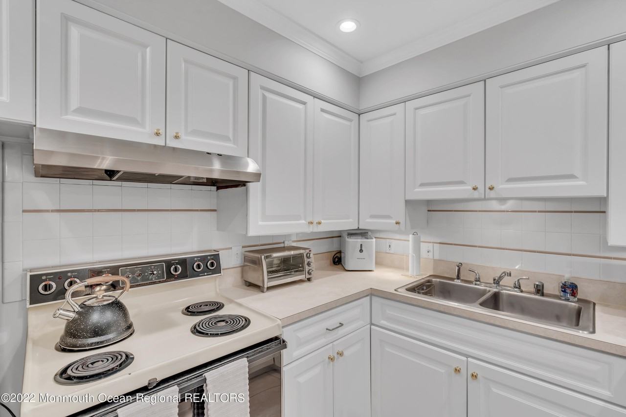 54 Linden Ct - Photo 6 of 24