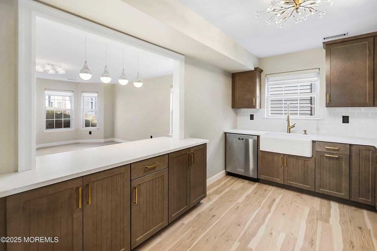 103 Hyacinth Ln - Photo 4 of 43