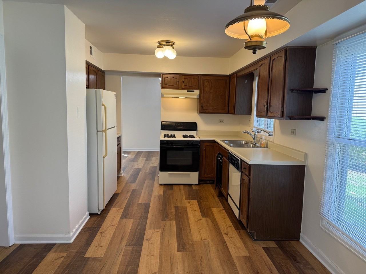 5090 Prairie Oak Rd - Photo 3 of 23